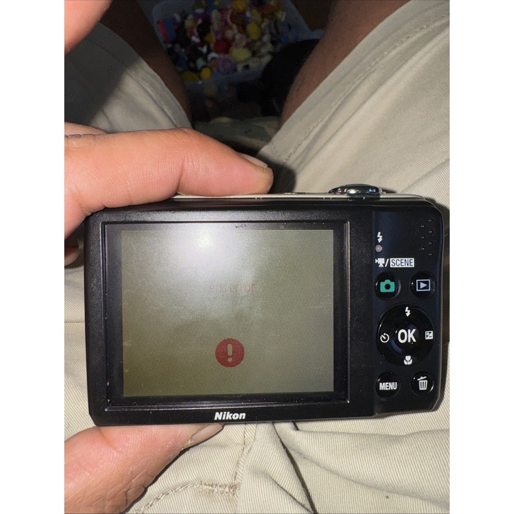 Nikon COOLPIX L22 12.0MP Silver Digital Camera - Lens Error - (READ) - Picture 2 of 7